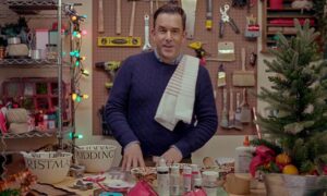 ‘Holiday Home Makeover With Mr. Christmas’ Season 2 on Netflix; Release Date & Updates